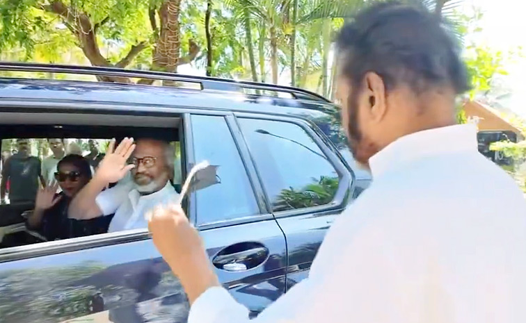 Super Star Rajinikanth And His Daughter Aishwarya Visited Tirupathi MOhan Babu University Photos22