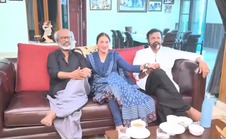 Super Star Rajinikanth And His Daughter Aishwarya Visited Tirupathi MOhan Babu University Photos9