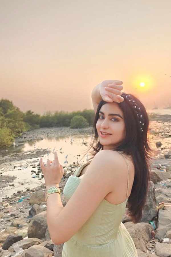 Adah Sharma Shares Sun Glam Pictures 14