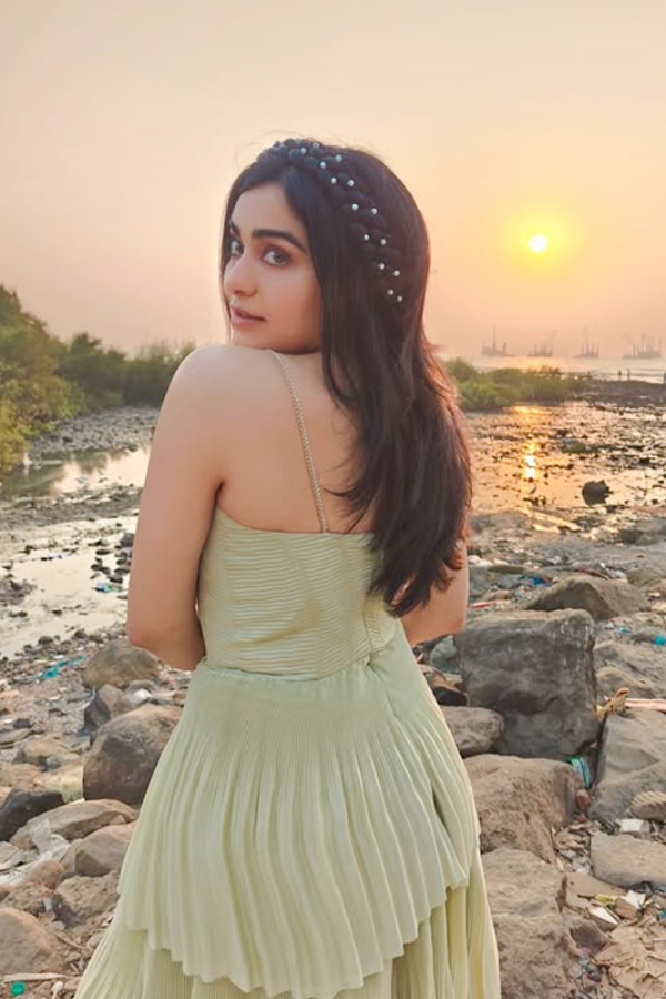 Adah Sharma Shares Sun Glam Pictures 7