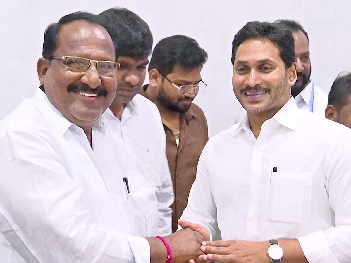 Congress Leader Sailajanath Joins YSRCP Photos10