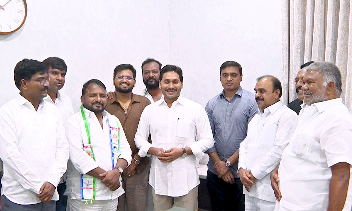 Congress Leader Sailajanath Joins YSRCP Photos11