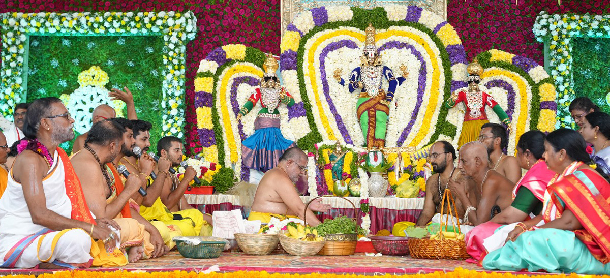 venkateswara swamy kalyanam at karimnagar photos11