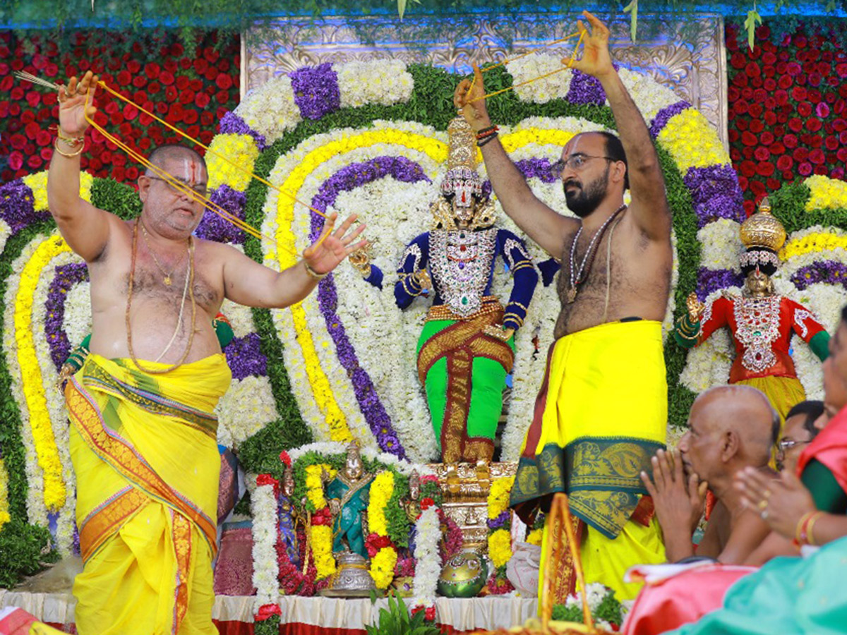 venkateswara swamy kalyanam at karimnagar photos16