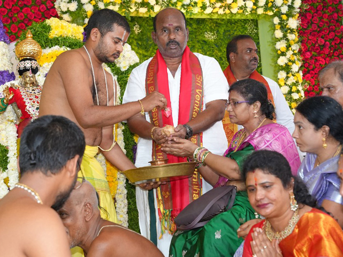 venkateswara swamy kalyanam at karimnagar photos17