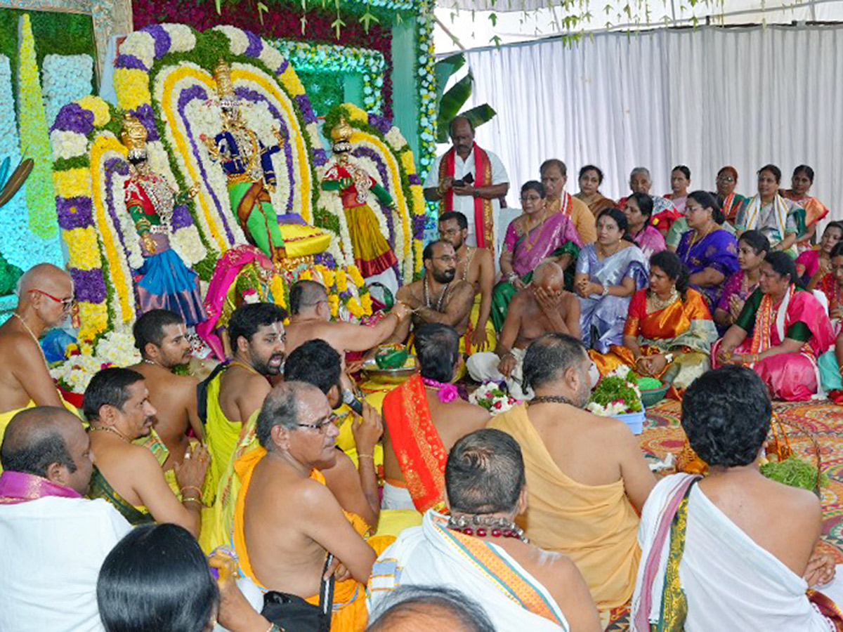 venkateswara swamy kalyanam at karimnagar photos4