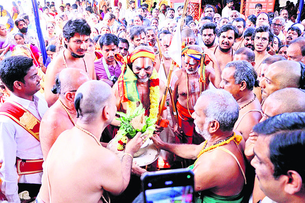 భద్రాద్రిలో ఆధ్యాత్మిక శోభ..1