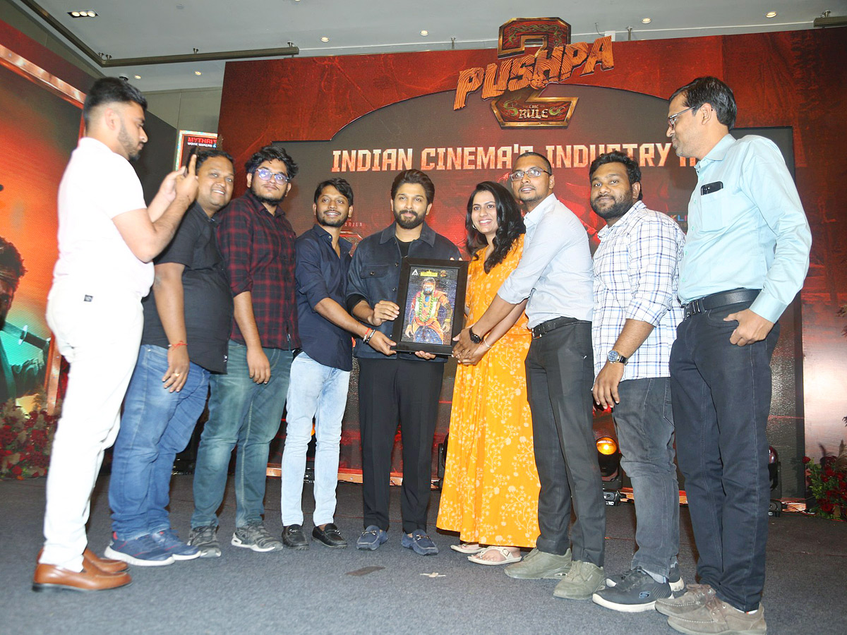 Hero Allu Arjun Pushpa 2 The Rule Thank You Meet Photos11