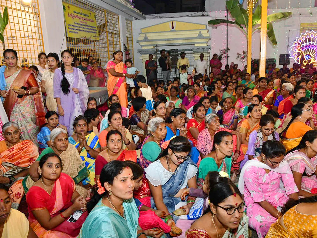 Pushpa Yagam Performed To Sri Lakshmi Venkateswara Swamy Temple In Kadapa Photos12