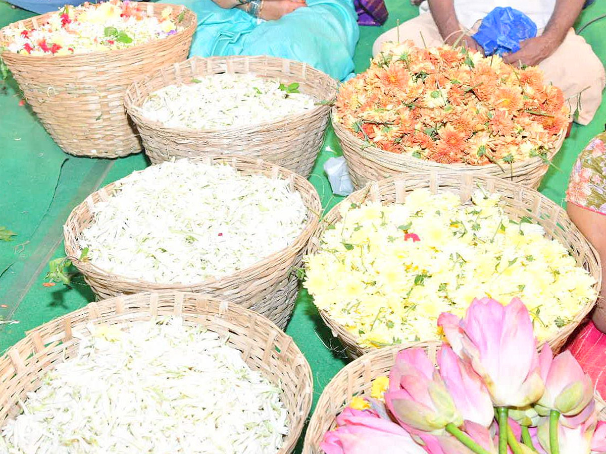 Pushpa Yagam Performed To Sri Lakshmi Venkateswara Swamy Temple In Kadapa Photos15