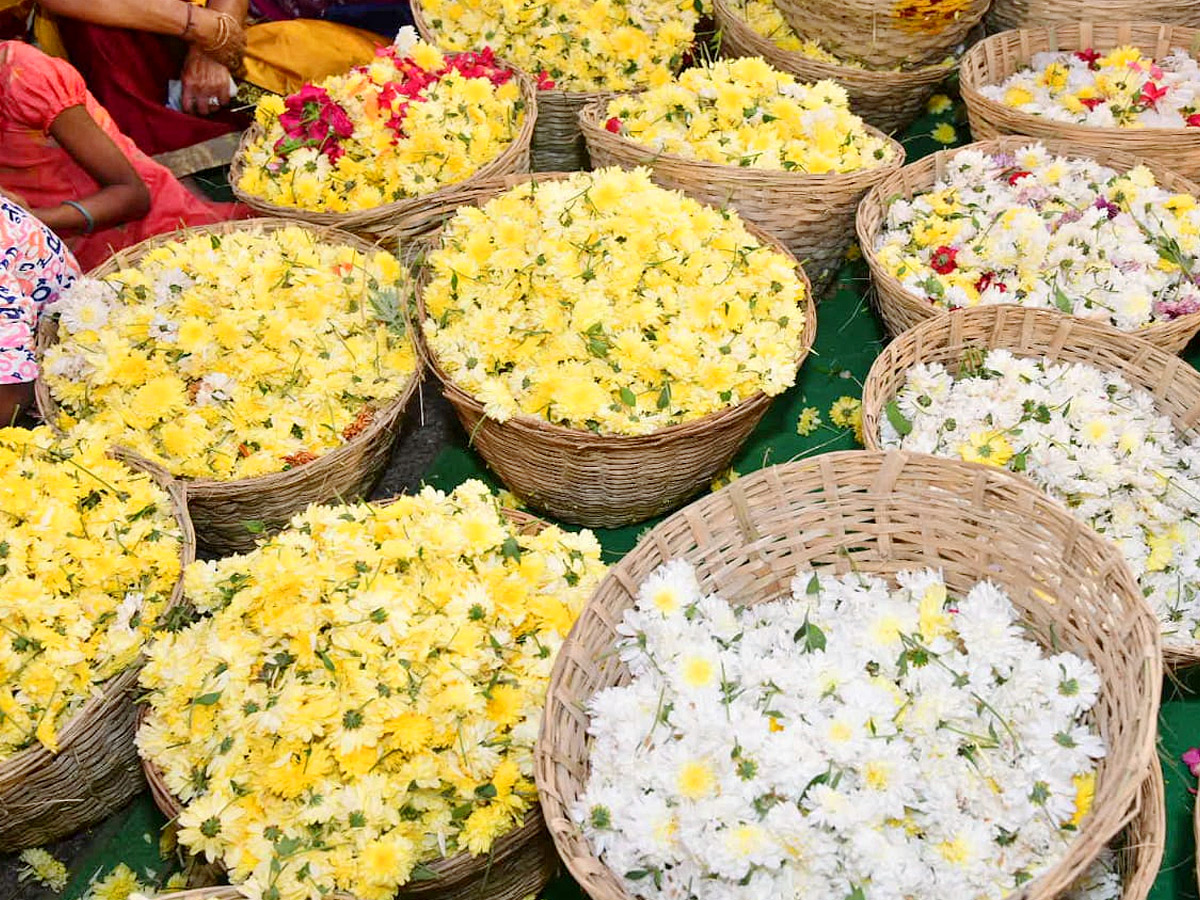 Pushpa Yagam Performed To Sri Lakshmi Venkateswara Swamy Temple In Kadapa Photos6