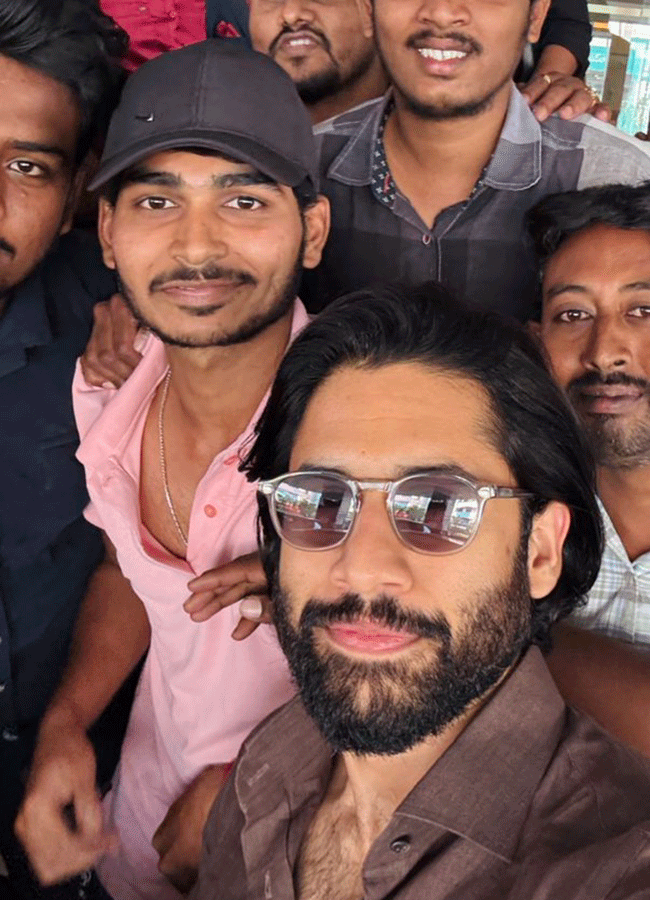 Thandel Movie Team Visits Vijayawada Kanaka Durgamma Temple Photos 4