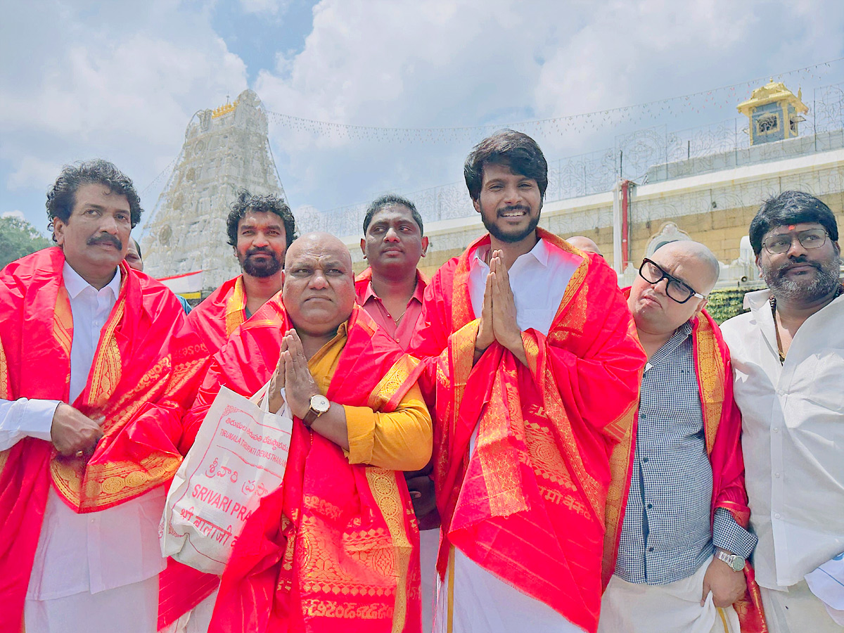 Tollywood celebrities visits tirumala: Photos7