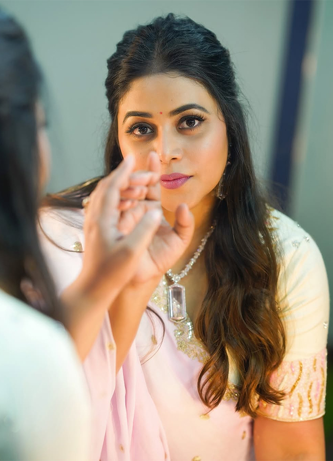 Actress Shamna Kasim Latest Photos Goes Viral10