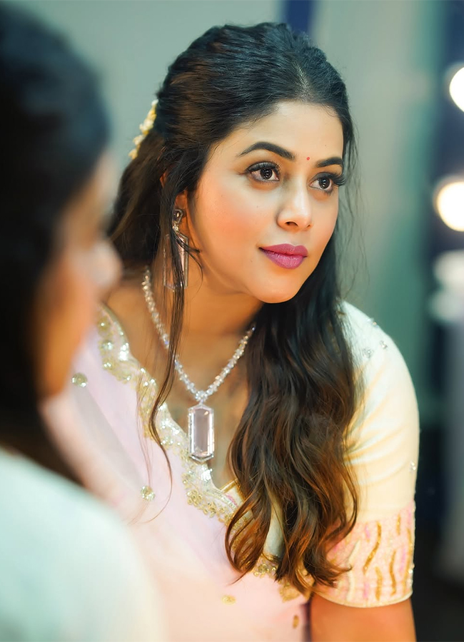 Actress Shamna Kasim Latest Photos Goes Viral3