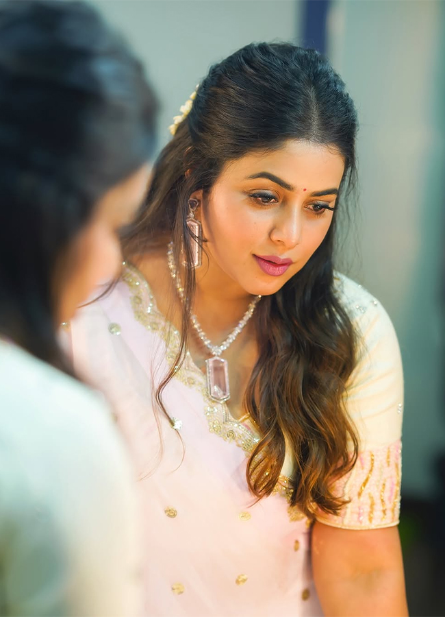 Actress Shamna Kasim Latest Photos Goes Viral4