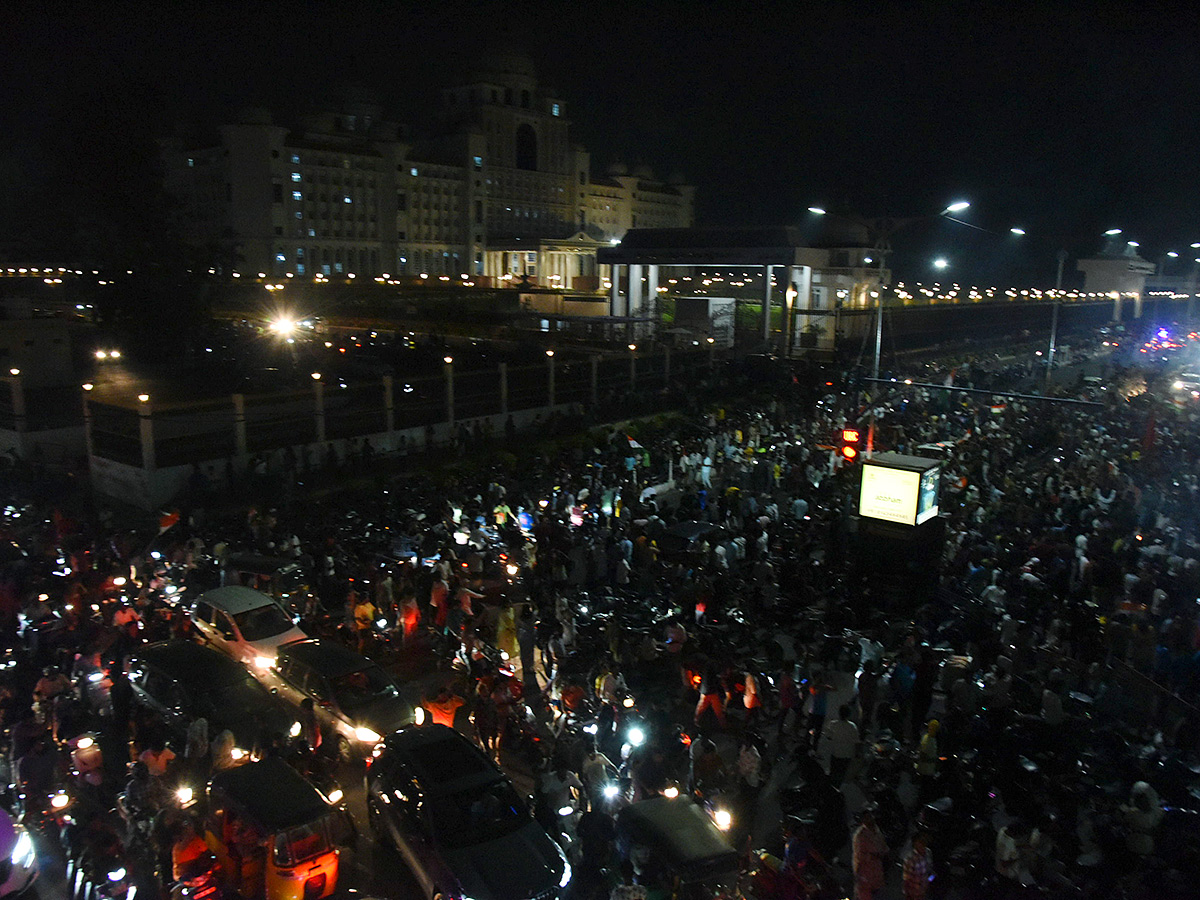 india win champions trophy 2025 celebrations in tank bund hyderabad8