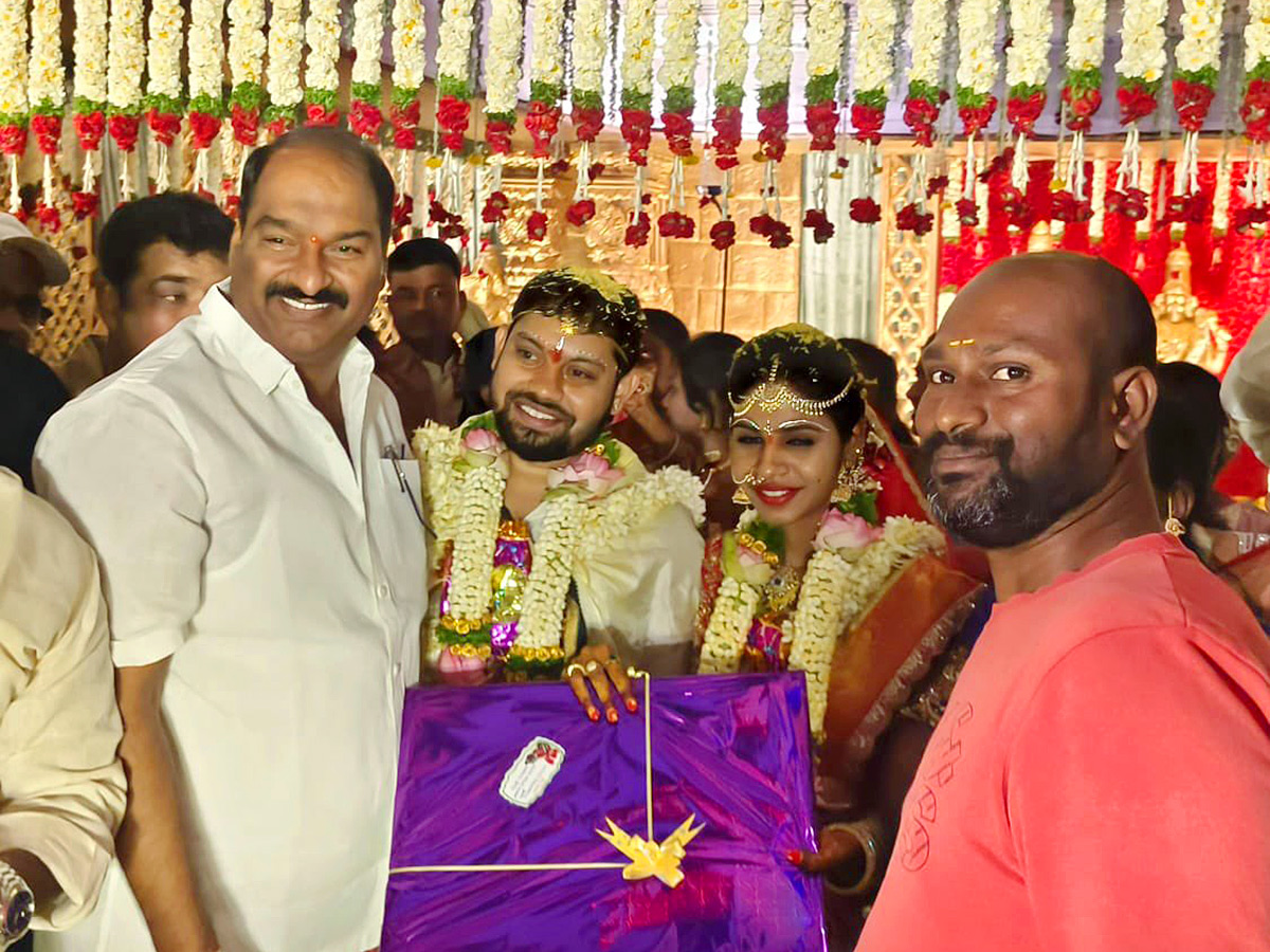 GHMC BRS Corporator Hema Samala Marriage Photos Goes Viral15