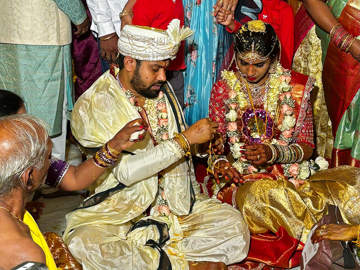 GHMC BRS Corporator Hema Samala Marriage Photos Goes Viral9