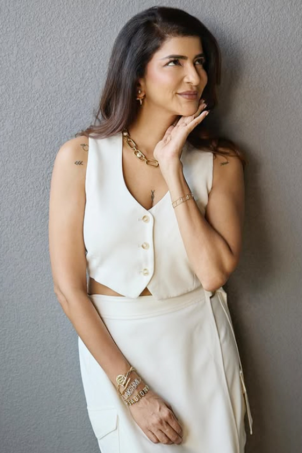 Manchu Lakshmi Glamorous Style Photos3