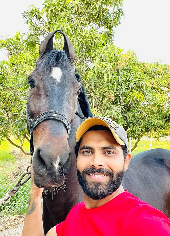 Ravindra Jadeja Rides Horse at his Farm House15