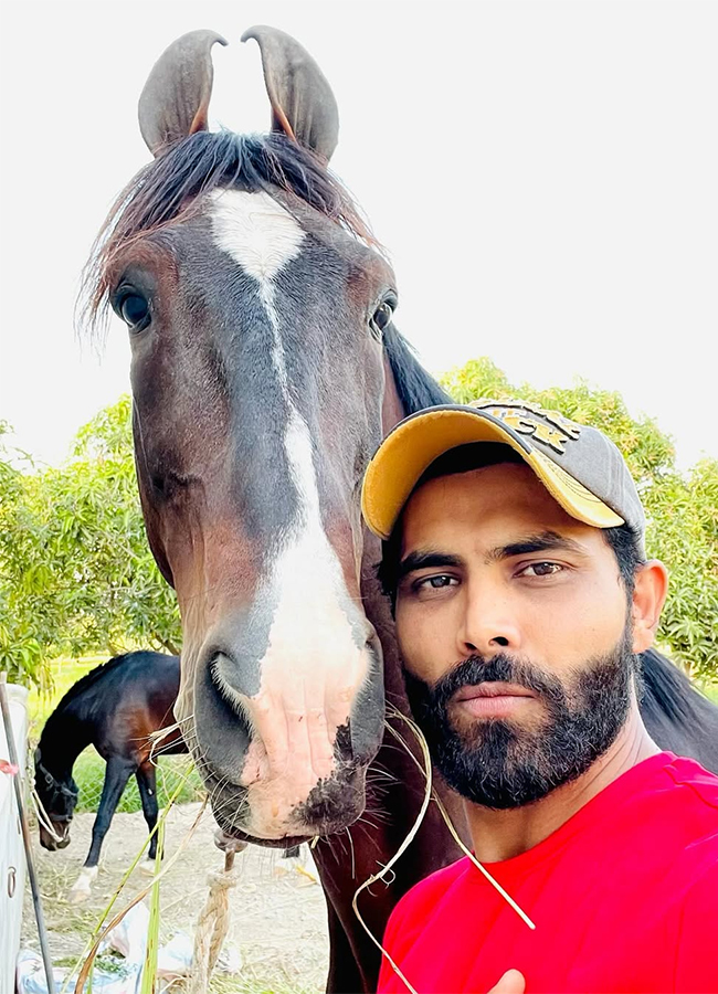 Ravindra Jadeja Rides Horse at his Farm House16