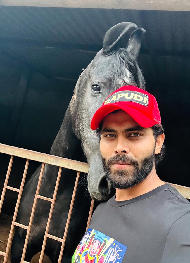 Ravindra Jadeja Rides Horse at his Farm House6