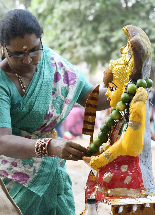 Tholella Sambaram In Pydithalli Sirimanu Utsavam Photos12