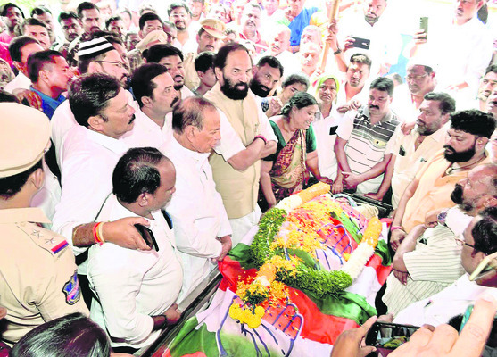 కస్తాల శ్రవణ్‌ కుటుంబానికి అండగా ఉంటాం1