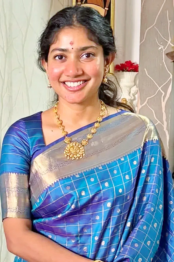 Actress Sai Pallavi Attends With sister Pooja Kannan At cousins wedding Photos 11