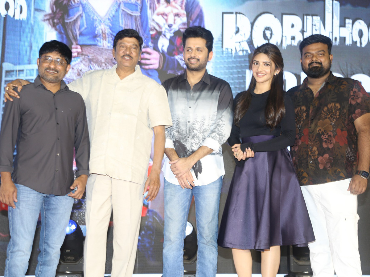 Nithiin Robinhood Movie Press Meet Photos6