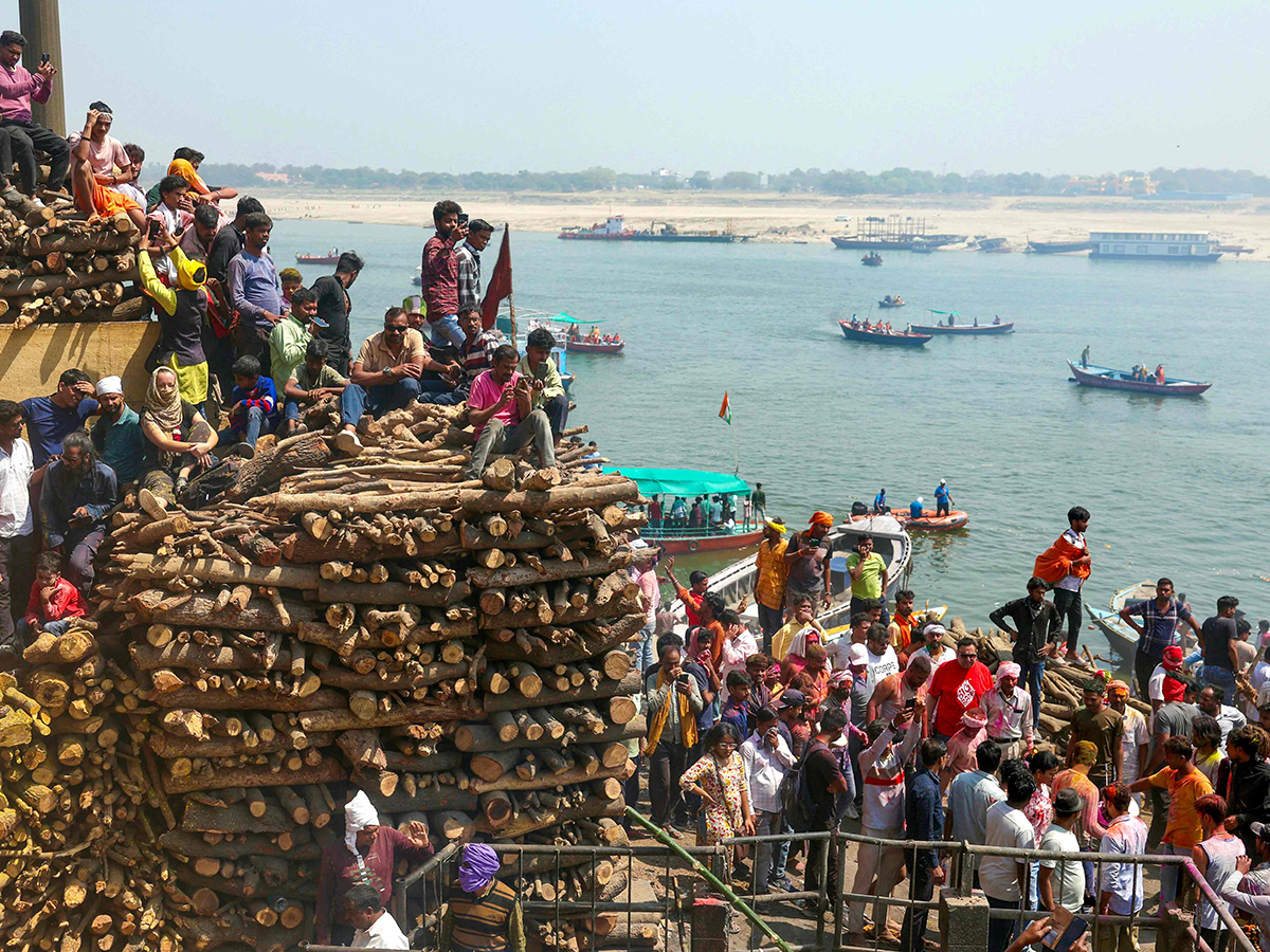 Photos Of Hindu devotees celebrate Holi With Bhasma In Varanasi15