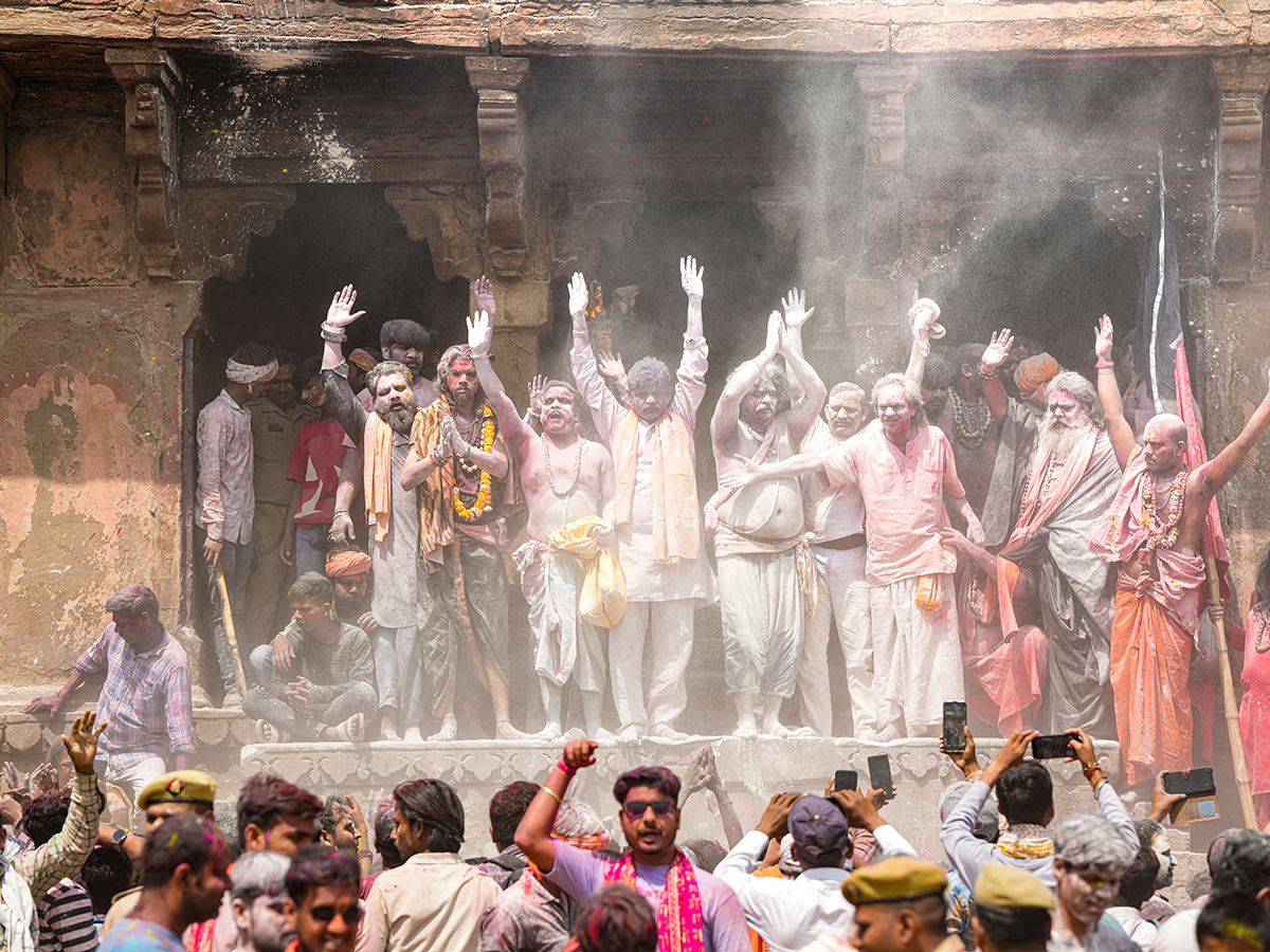 Photos Of Hindu devotees celebrate Holi With Bhasma In Varanasi5