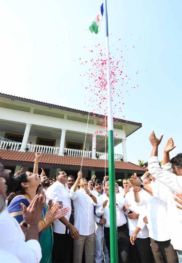 YS Jagan Participates in YSRCP Formation Day Celebrations Tadepalli4