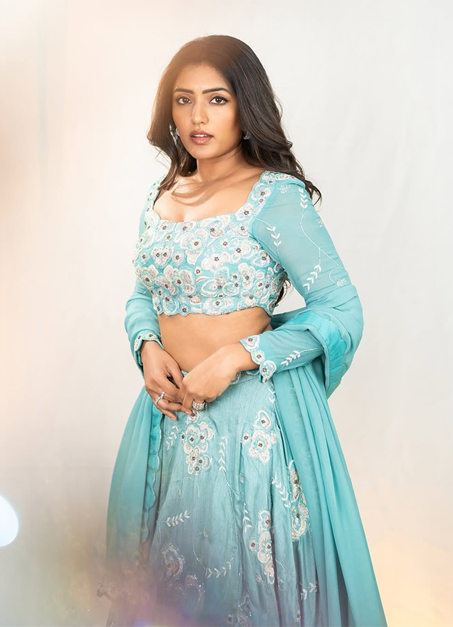 Actress Eesha Rebba New Photos10