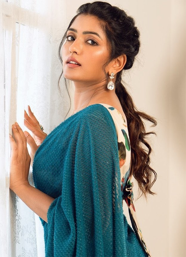 Actress Eesha Rebba New Photos16