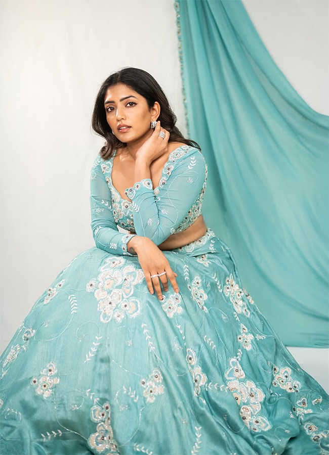 Actress Eesha Rebba New Photos6