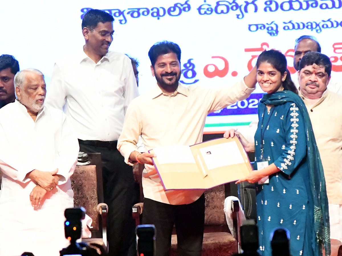 CM Revanth Reddy Distributes Appointment Letters Stresses on Educational Reforms1