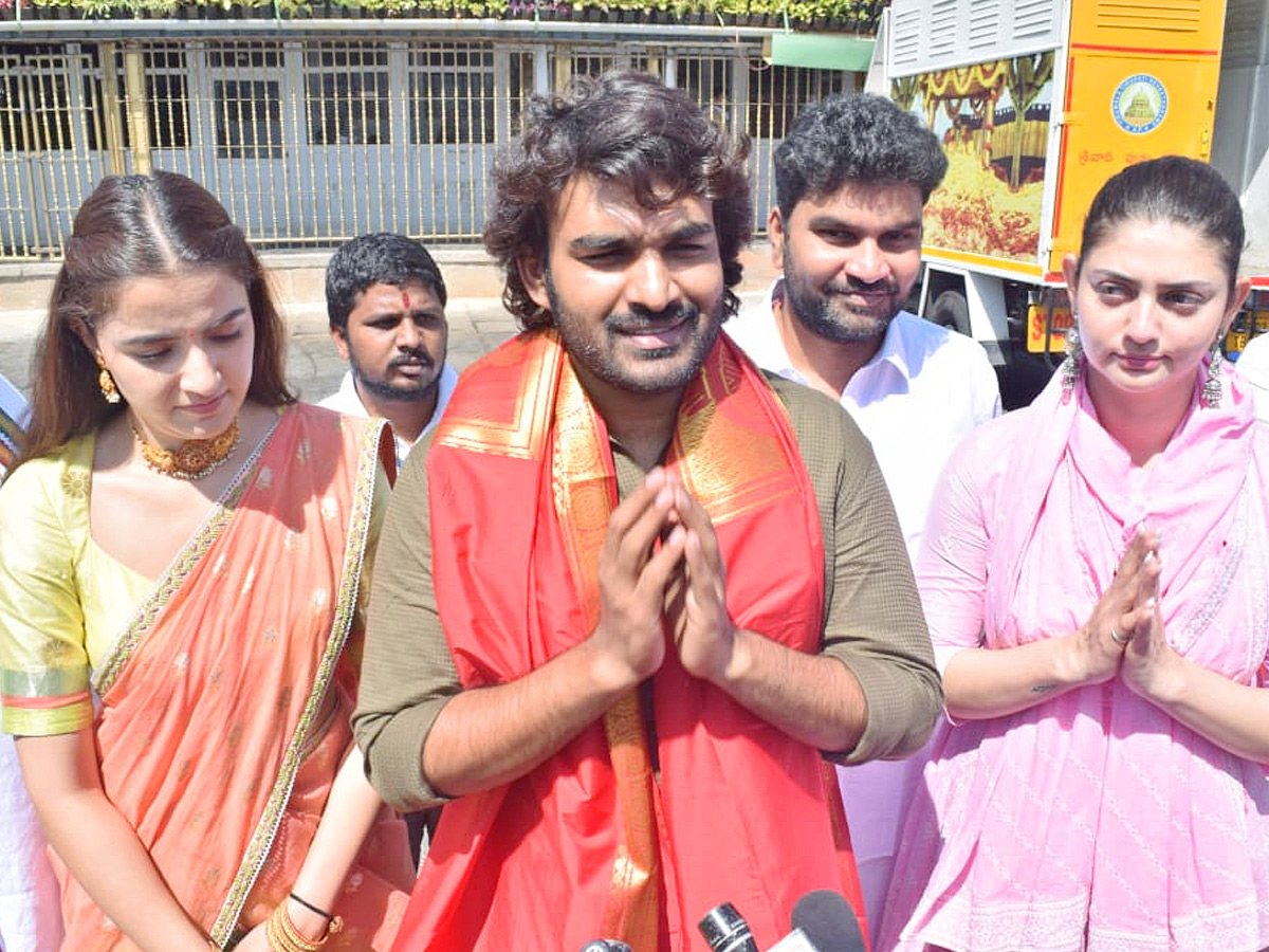 Dilruba movie hero Kiran Abbavaram, Ruxar Dhillon in Tirumala 5