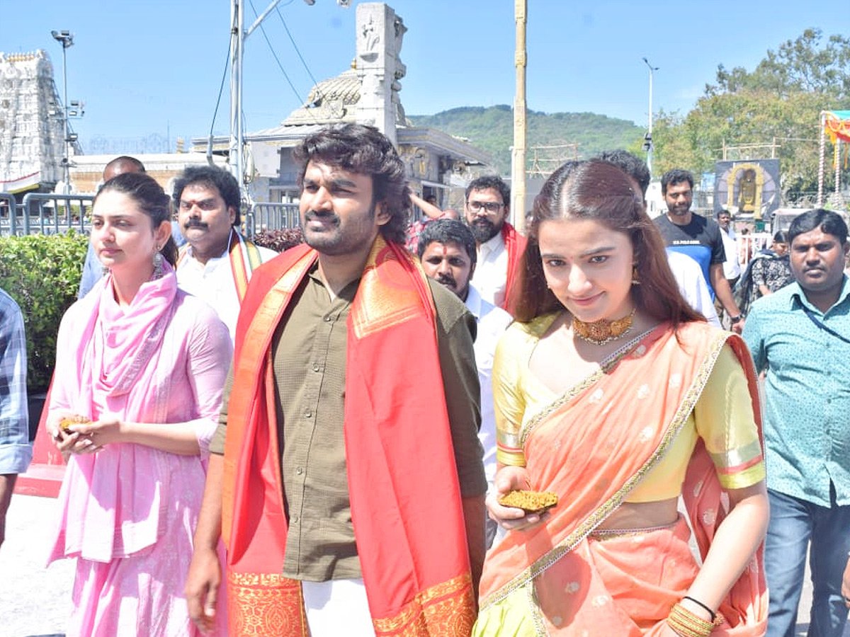 Dilruba movie hero Kiran Abbavaram, Ruxar Dhillon in Tirumala 7