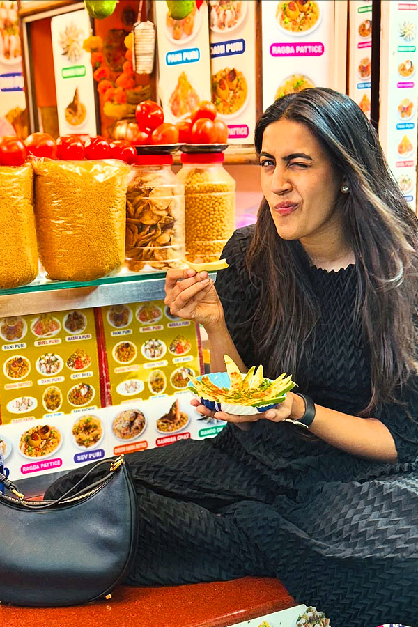 Niharika Konidela Eating Mango Says Tastes Good Photos2