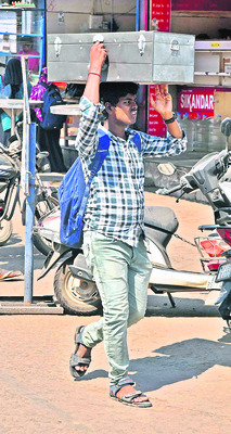 విద్యార్థుల్లో ఫుల్ జోష్4