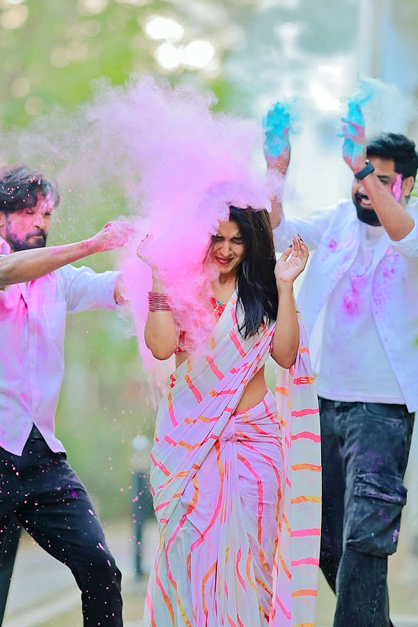 TV Stars Celebrate Festival Of Colours With Loved Ones Photos3