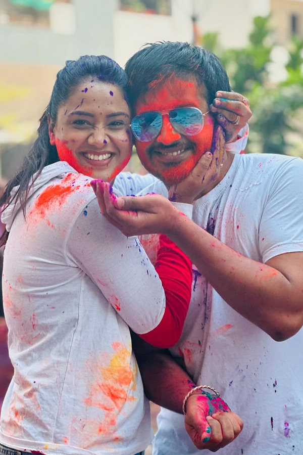 TV Stars Celebrate Festival Of Colours With Loved Ones Photos10