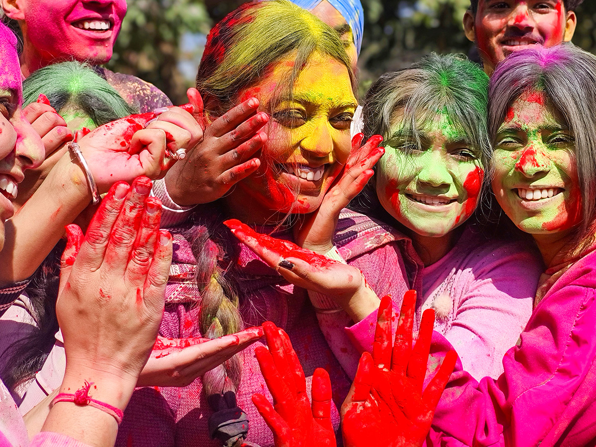 holi 2025 festival celebration in india photos10