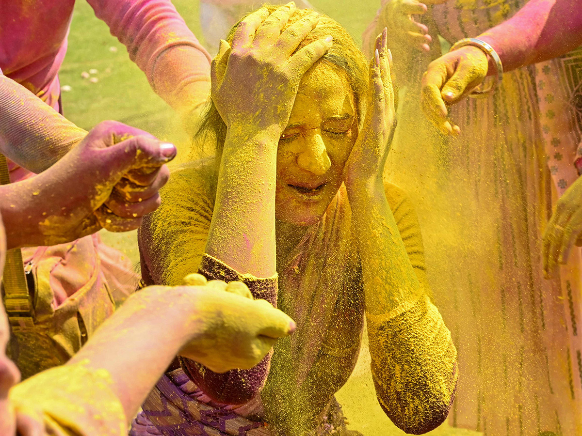 holi 2025 festival celebration in india photos2