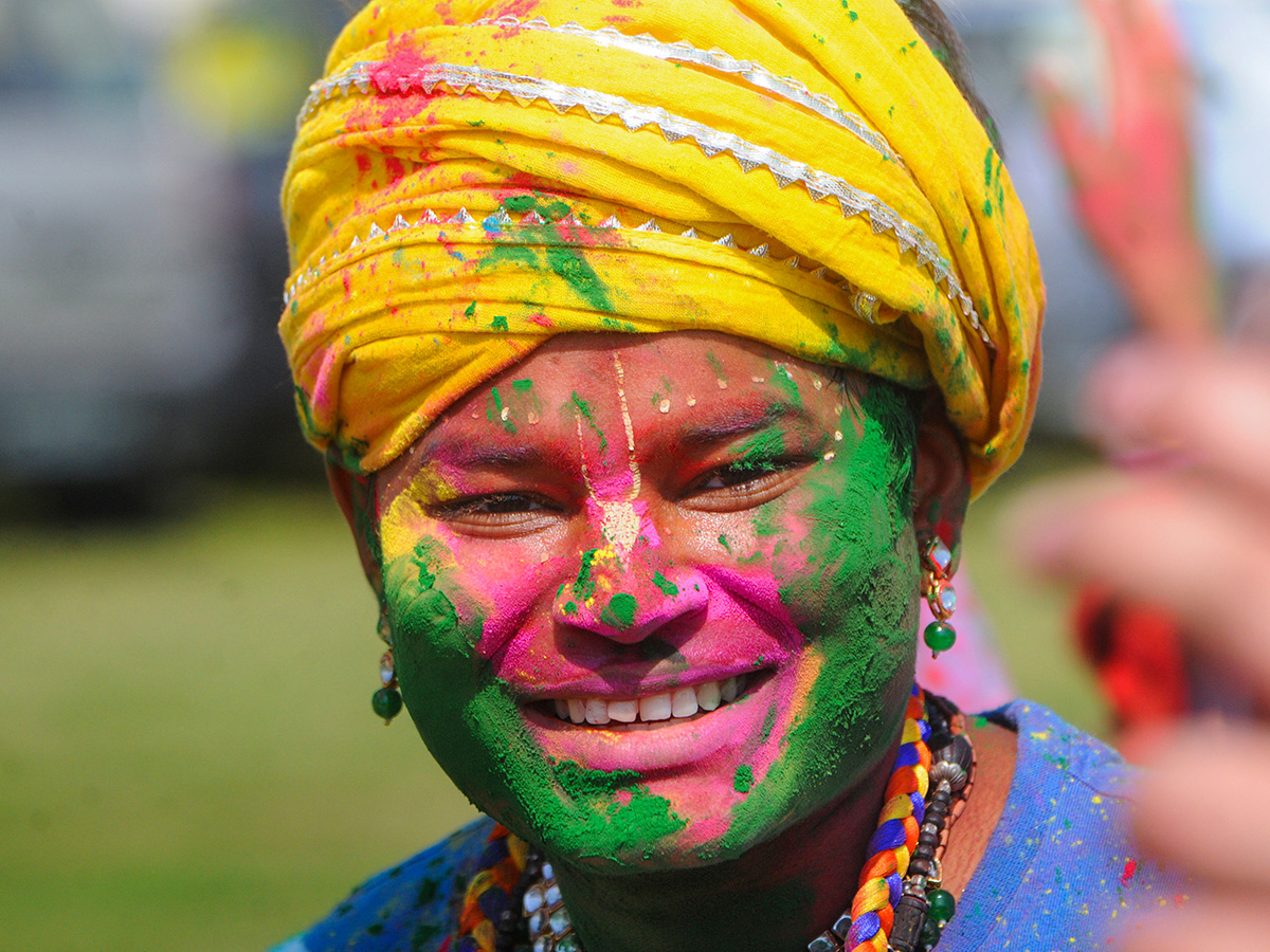 holi 2025 festival celebration in india photos4