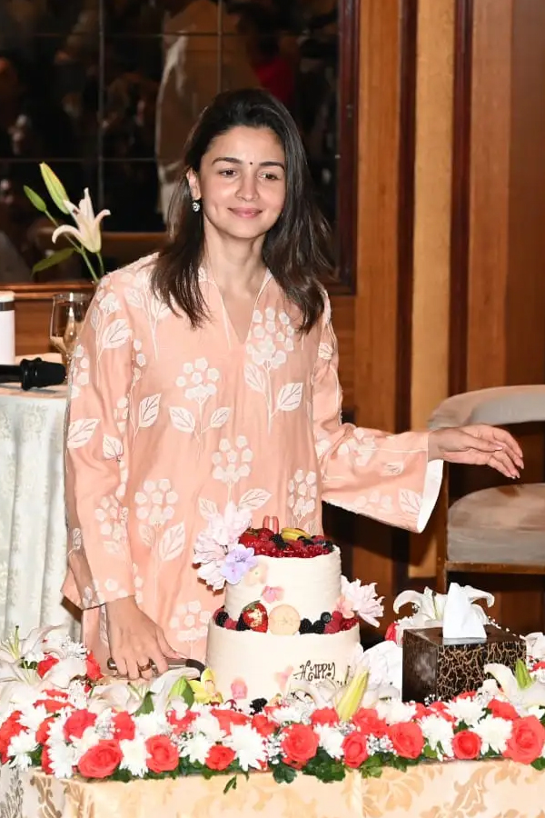 Alia Bhatt's 32nd Special Birthday Celebrations2