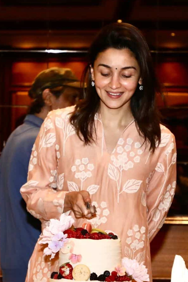 Alia Bhatt's 32nd Special Birthday Celebrations3