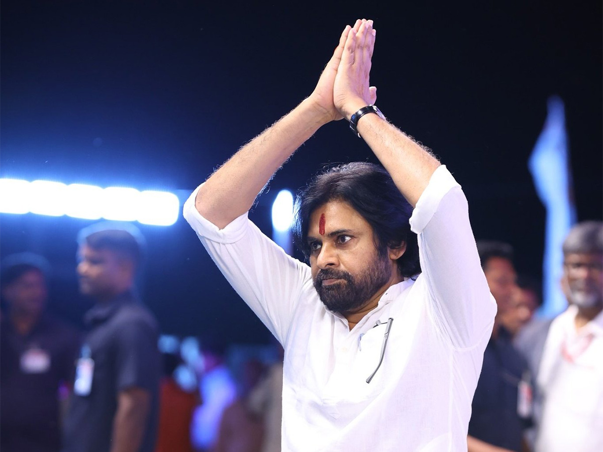 Pawan Kalyan Real face Revealed At Pithapuram Sabha3